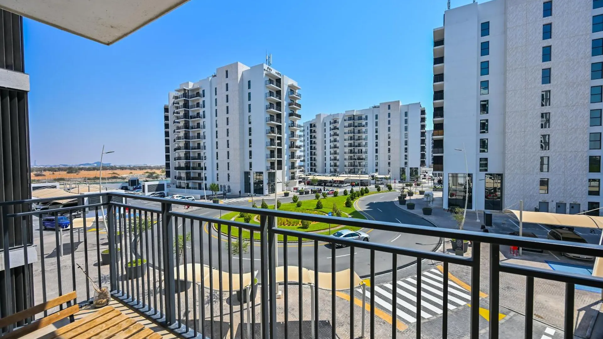 Yas Canal 2 Premium Apartment Near The Canal And F1 Abu Dhabi Aparthotel