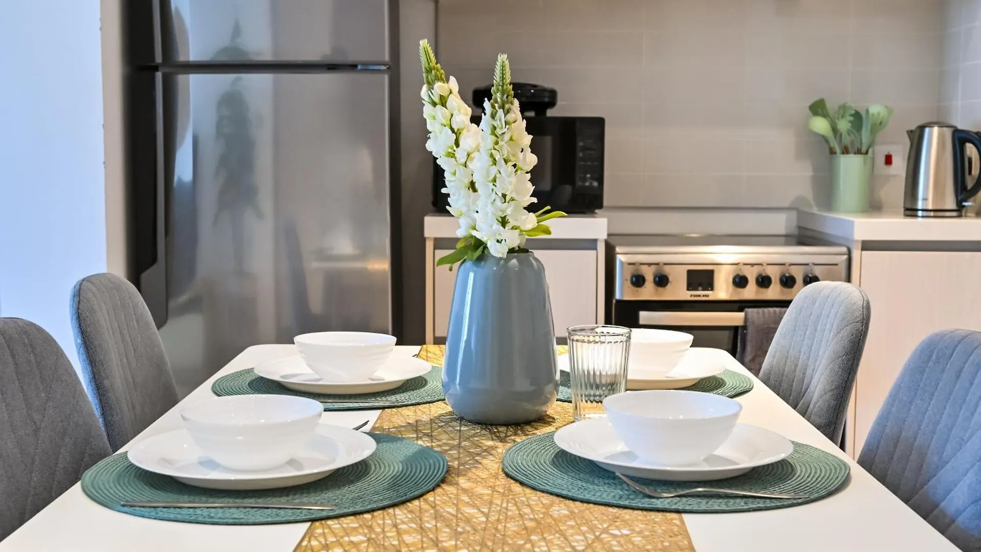 Yas Canal 2 Premium Apartment Near The Canal And F1 아부다비 아파트호텔