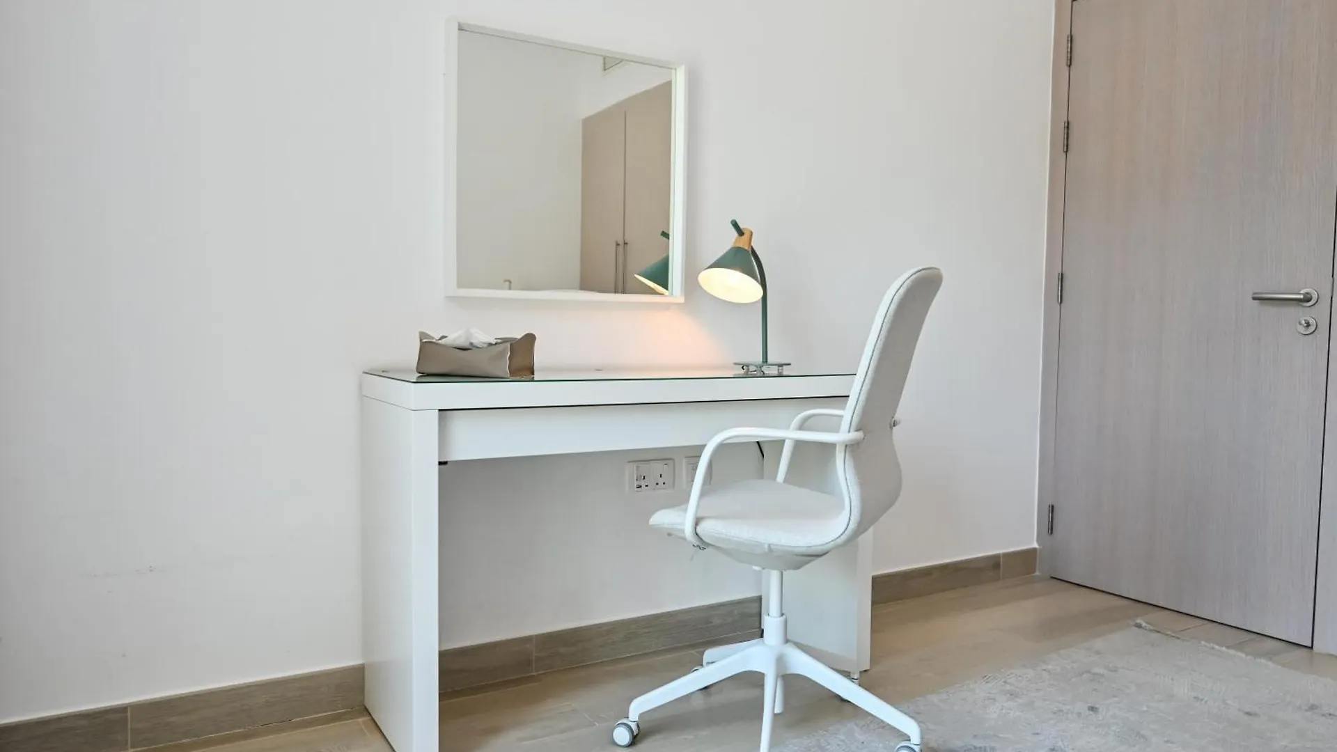 Yas Canal 2 Premium Apartment Near The Canal And F1 Abu Dhabi Aparthotel