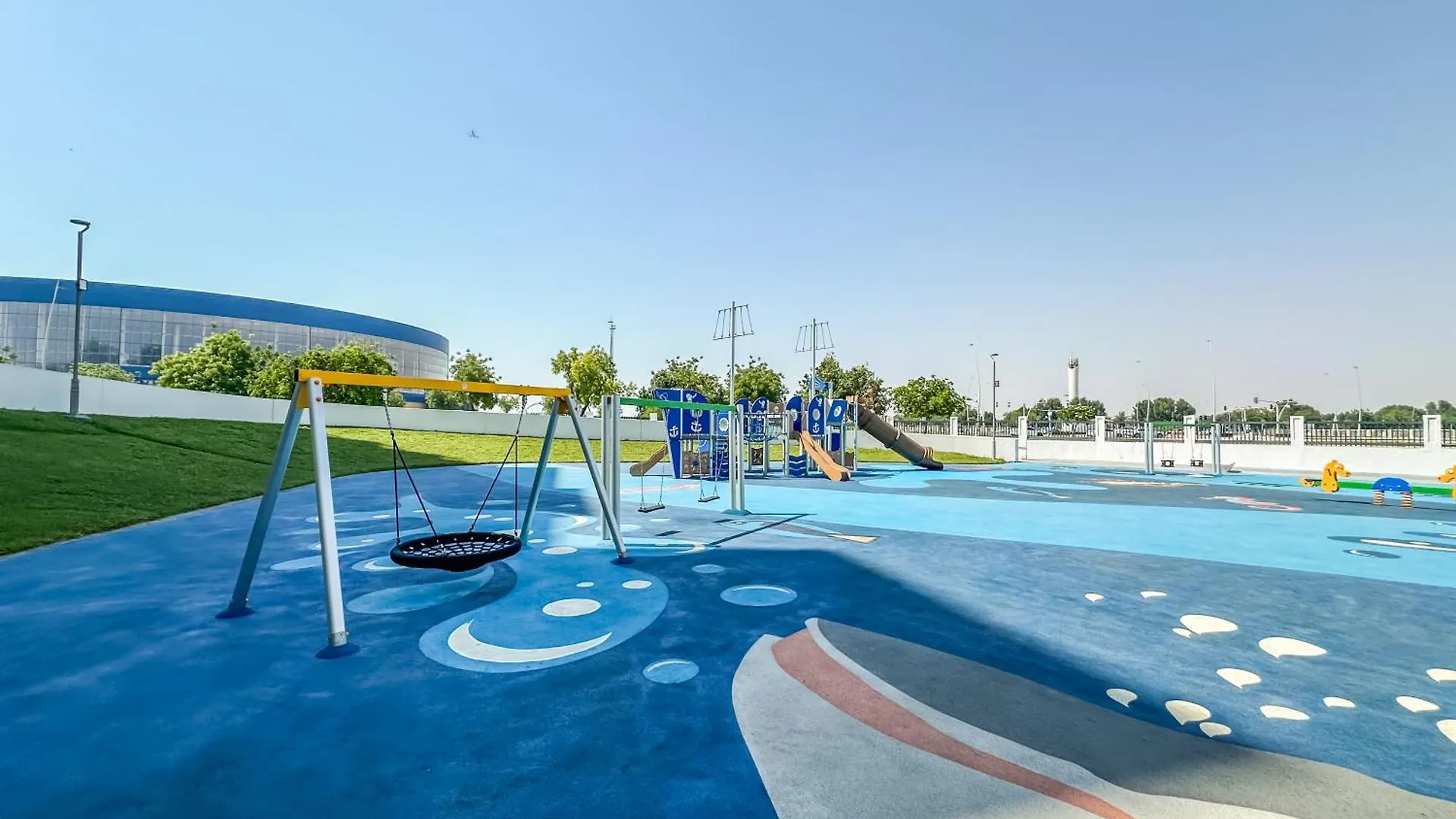 Yas Canal 2 Premium Apartment Near The Canal And F1 Abu Dhabi